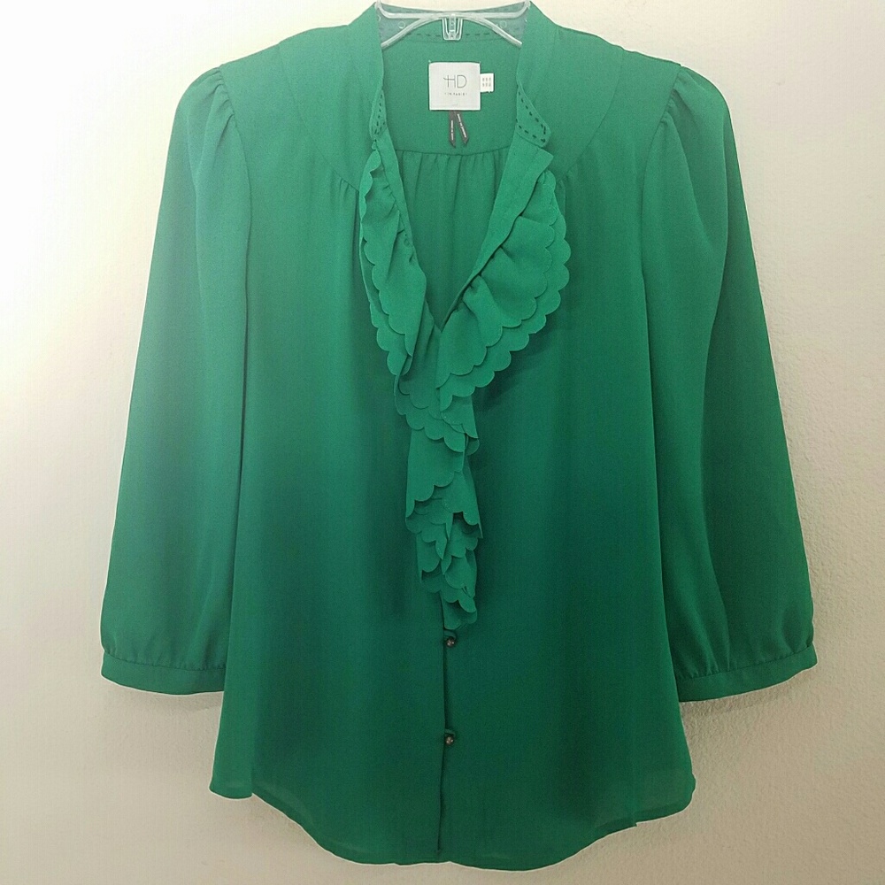 Anthropologie HD in Paris womens ruffle picea top